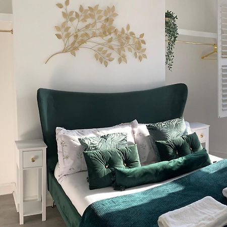 Modern Town Centre Flat - Free Shared Parking, King Size Bed, 5 Minutes Walk To Beach Bournemouth Ngoại thất bức ảnh