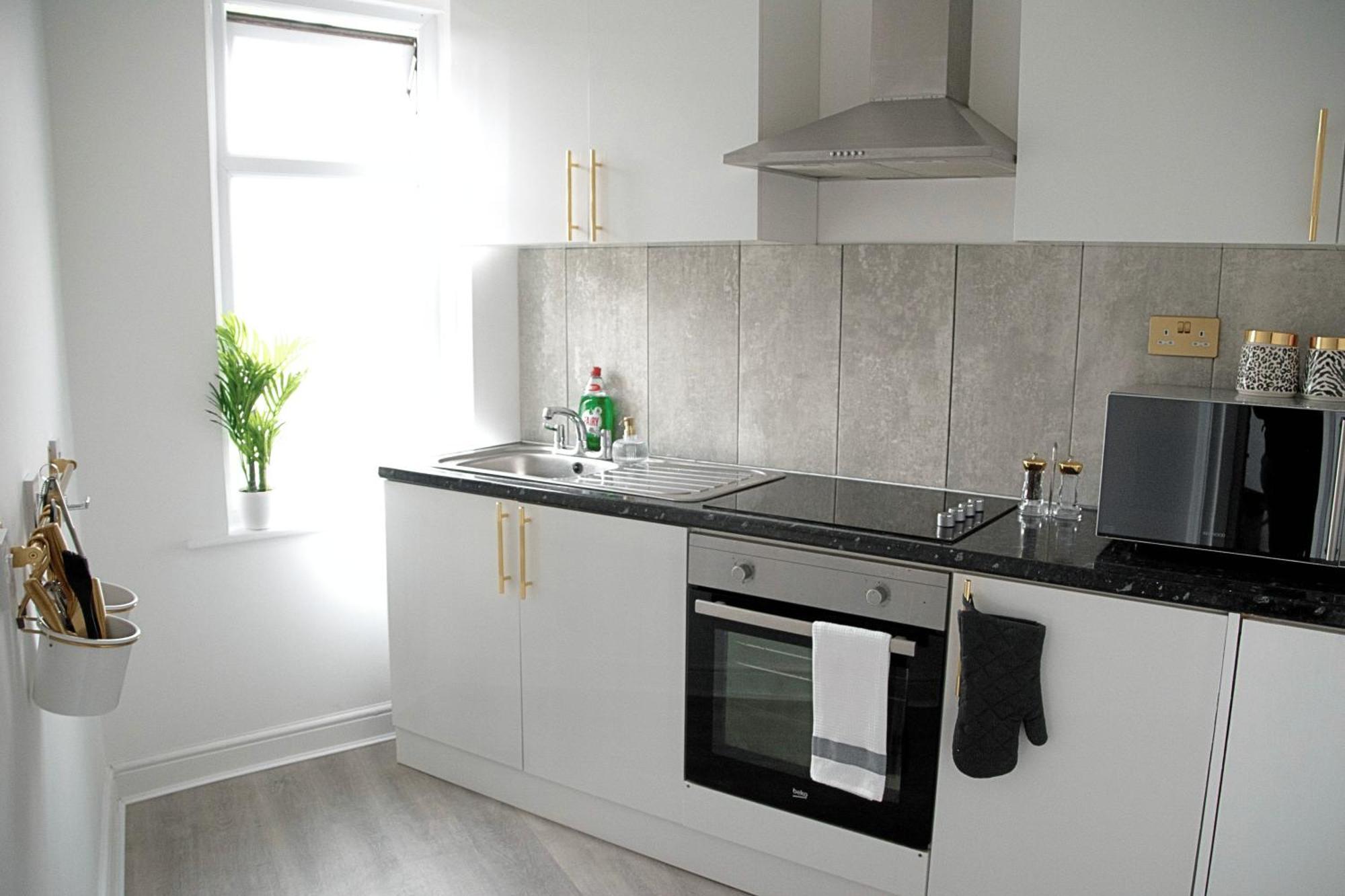Modern Town Centre Flat - Free Shared Parking, King Size Bed, 5 Minutes Walk To Beach Bournemouth Ngoại thất bức ảnh