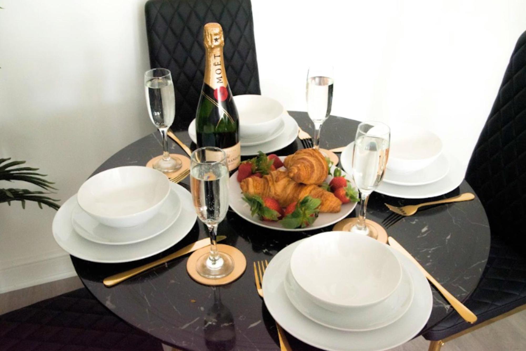 Modern Town Centre Flat - Free Shared Parking, King Size Bed, 5 Minutes Walk To Beach Bournemouth Ngoại thất bức ảnh
